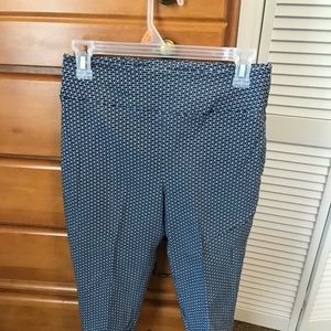 Women’s stretch Capri pants.  Size 8